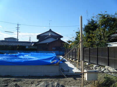 一宮市の共同住宅、土台と柱