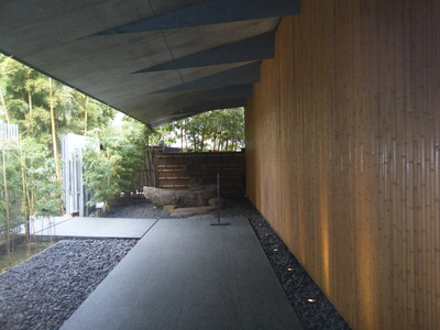 根津美術館　東京　青山　建築　隈研吾　和　癒し　